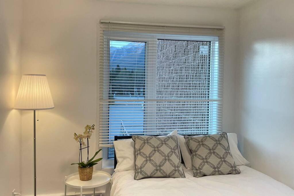 Unit #204 Cozy Mountain View 2Br In Canmore Downtown Eksteriør bilde