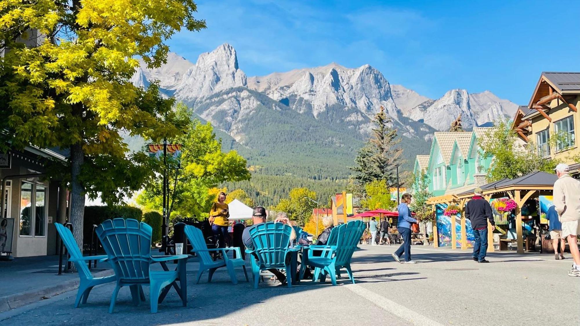 Unit #204 Cozy Mountain View 2Br In Canmore Downtown Eksteriør bilde